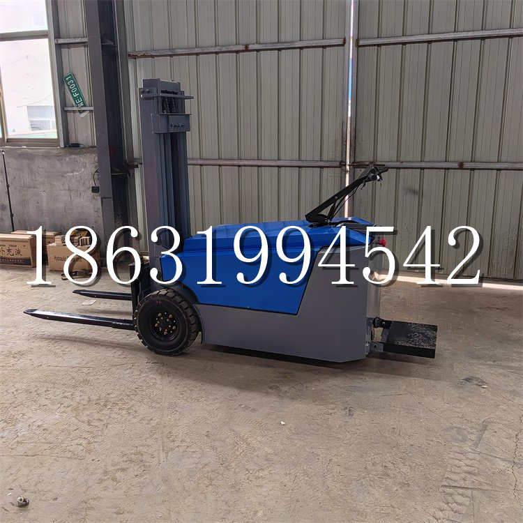 红寺堡区全电动叉车插腿式堆高车液压装卸车1.5吨升高小型站驾式铲车